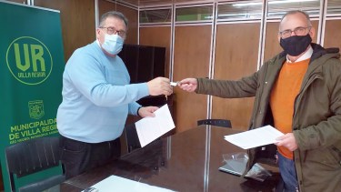 El intendente Marcelo Orazi adhirió al convenio para reubicar la Comisaría de la Familia. (Foto Néstor Salas)