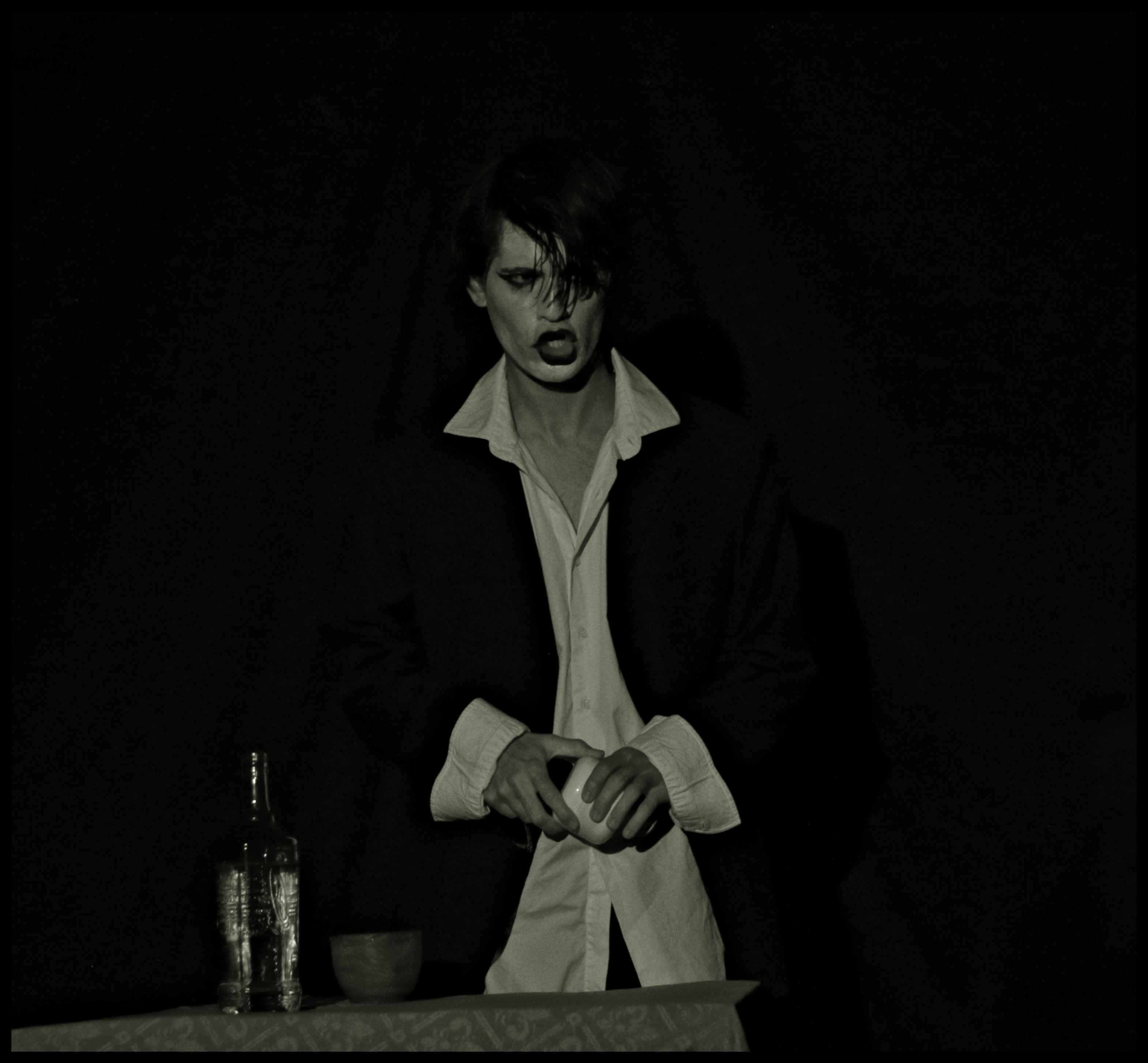 La Apología de Hamlet” -unipersonal- cuenta con la actuación de Pablo Zúñiga. Foto gentileza