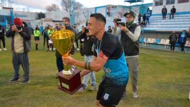 Hety Rueda, símbolo de Rincón, fue clave con gol y asistencia. (Foto: Yamil Regules)
