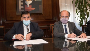 Hoy se firmó un convenio con el Presidente del Banco Nación  Eduardo Hecker y el intendente de nuestra ciudad José Héctor Rioseco.