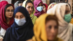 Cuáles podrían ser las prohibiciones del régimen talibán para las mujeres, en Afganistán