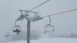 Mirá como está nevando en Chapelco: abrieron pistas para esquiadores