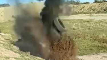 Encuentran un proyectil de artillería en el patio de una vivienda de Viedma y lo detonan