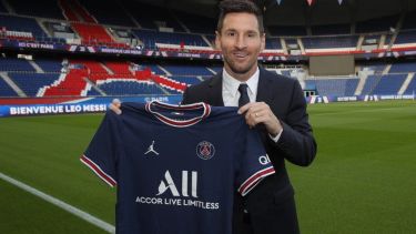 Messi ya posó con la camiseta del PSG en el Parque de los Príncipes. (Foto: PSG)