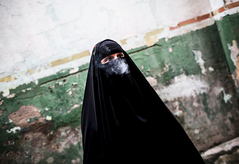 El burka es la prenda para las mujeres en este contexto de represión.-