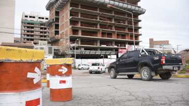 La calle Salta quedará anulada por 3 meses, el desvío en la zona de bajada del nodo vial quedará operativo el sábado (foto Florencia Salto)