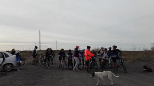 Momento de terror para 30 chicos asaltados en la barda de Regina