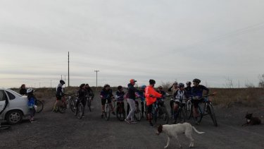 Los integrantes del grupo Regipro, conformados por chicos, fueron asaltados en las bardas de Regina.