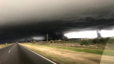 Saladillo sufrió durante la tarde de ayer una fuerte tormenta de granizo y viento. 