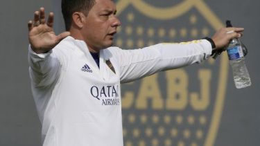 Battaglia prepara el equipo de Boca para su estreno oficial