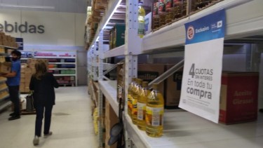 Una familia debe ganar más de 67.000 pesos para superar el límite de la pobreza