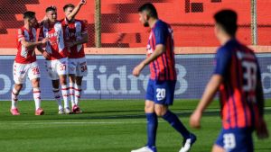 Con goleada incluida, Unión le robó el invicto a San Lorenzo