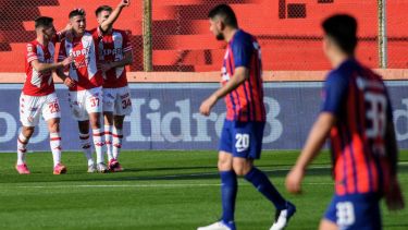 El Tatengue goleó a San Lorenzo.