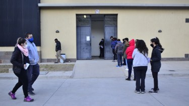 Regina: vacunan a adolescentes y comienza la aplicación de segundas dosis combinadas