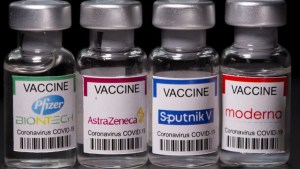 Qué dicen los especialistas sobre la combinación de vacunas