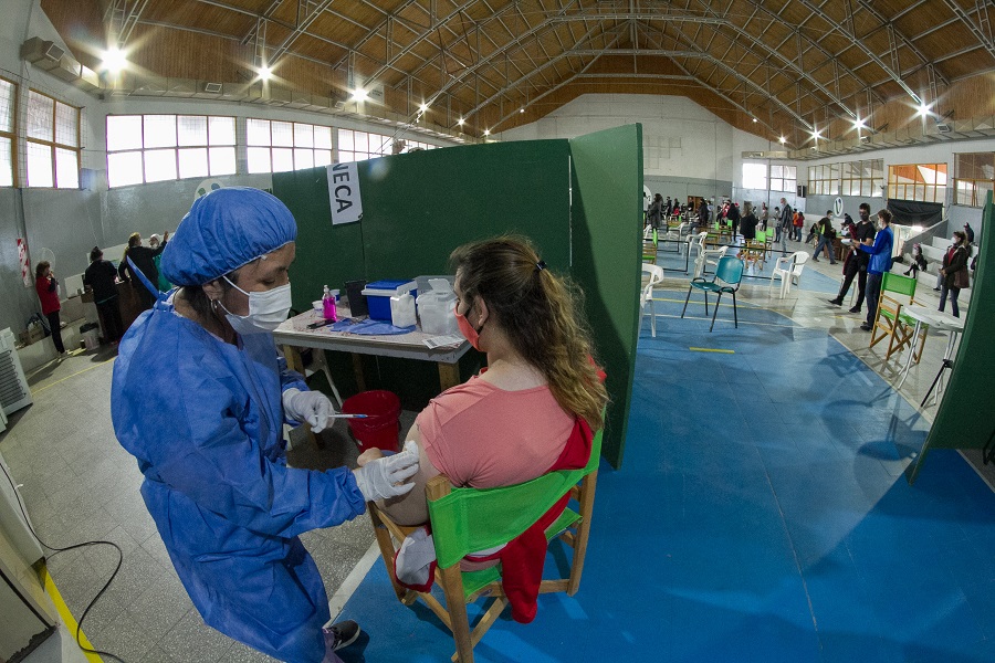 Los vacunatorios de la provincia siguen a pleno.  Foto: Pablo Leguizamon