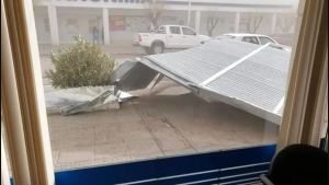 El viento azota en Santa Cruz con ráfagas que superan los 120 km/hr