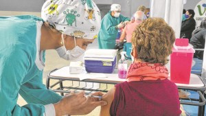 Se inició la vacunación antigripal en Río Negro con la llegada de 17.360 dosis