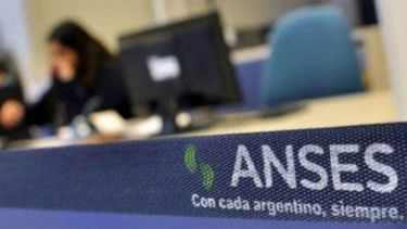 En la ANSES se pueden gestionar los turnos online para acceder a créditos para jubilados. Archivo.