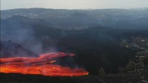 Imagen de La lava del volcán de La Palma llegó al mar: ¿por qué es peligroso?