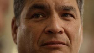 La falsa noticia de la muerte de Hebe de Bonafini engañó a Rafael Correa, ex presidente de Ecuador