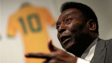 Uno de los hijos de Pelé declaró que su padre "se deprimió" por su deterioro físico.-