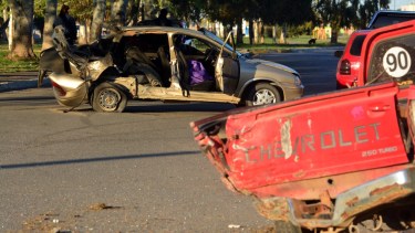 El impacto fue del lado derecho del vehíuclo. Fotos: Marcelo Ochoa.