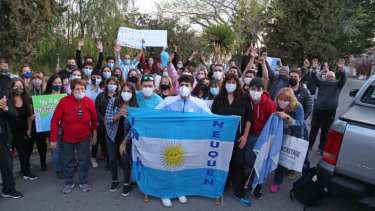 Basiloff recibió el cariño de su gente al volver a Neuquén. (Foto: Gentilez Ministerio de Deportes)