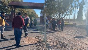 Mapuches y club Mari Menuco fueron llamados a mediación antes de que la comunidad controle el ingreso