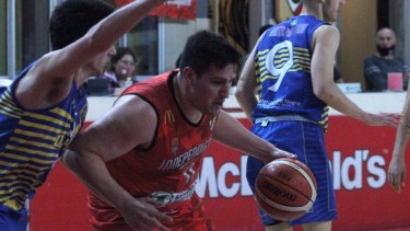 Paolo Casale fue una de las figuras de Independiente en la última victoria sobre Pérfora. El interno es uno de los jugadores importantes del Rojo. Foto: Oscar Livera 