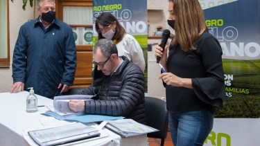El acto de apertura de sobres se realizó en el patio colonial de la Casa de Gobierno. Foto Gentileza: Secretaría de Comunicación. 