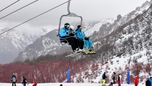 Nevó en el cerro Catedral y mejoran las condiciones de las pistas de esquí