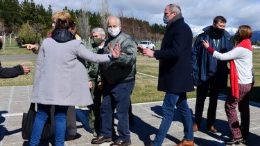 El ministro de Defensa de Nación, Jorge Taiana, recorrió las instalaciones de Invap. Foto: Chino Leiva