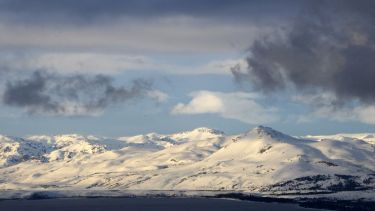 Las precipitaciones en alta montaña generan expectativas entre la ciudadanía de la zona cordillerana. Foto: agencia Bariloche.-