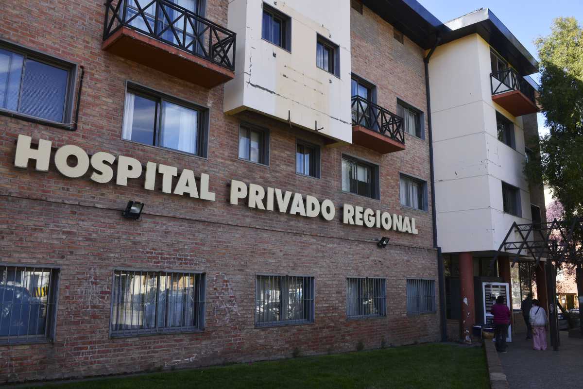 La mujer atropella se encuentra grave internada en el sanatorio HPR de Bariloche. (Foto de archivo de Alfredo Leiva)