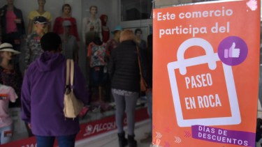En esta edición de Paseo en Roca participan más de 100 comercios. (Fotos: Emiliana Cantera) 