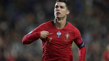 Cristiano llegó a los 111 goles con Portugal.