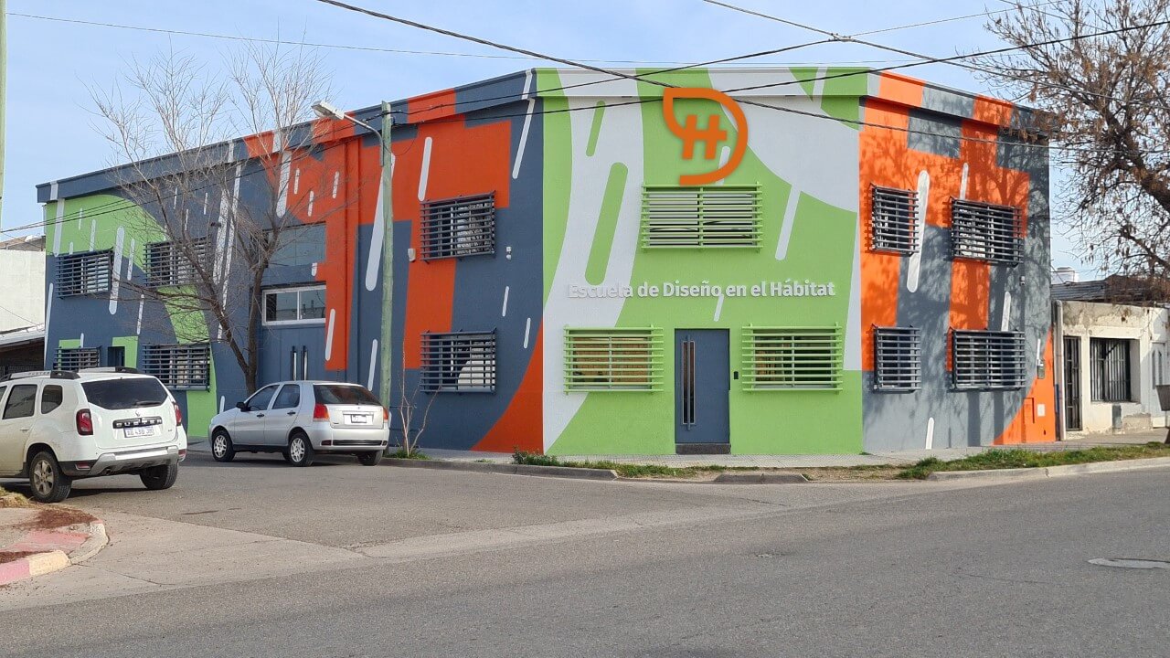 Fachada de la Escuela de Diseño del Hábitat