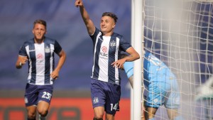 Talleres goleó a Central y estiró su ventaja en la cima del campeonato