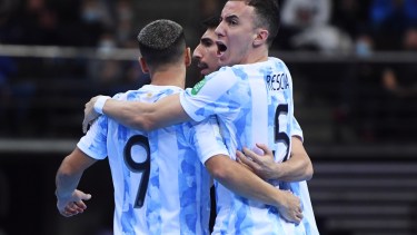 Argentina dejó afuera a Brasil en la semi del Mundial de Futsal. 
