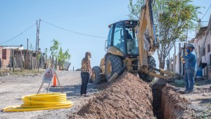 El municipio de Roca avanza en las obras de extensión de gas en Barrio Nuevo
