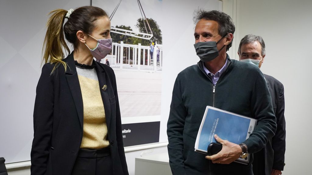 El ministro de Obras Públicas prometió visitar próximamente Neuquén para visitar obras en ejecución. Se reunió con la candidata Tanya Bertoldi en Buenos Aires (gentileza Prensa FdT)