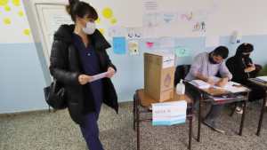 La asistencia en Río Negro estaba en el 45% a las 16, faltando dos horas