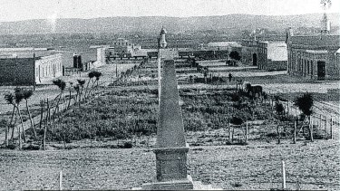 En 1884 fue creada la Gobernación del Neuquén y su primer gobernador. El general Manuel de Olascoaga era mendocino.