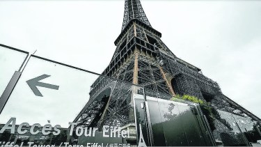 Montada para una exposición universal, la torre es hoy es un símbolo de la capital francesa.