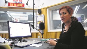 Sabina, la locutora que ayudó a superar miedos y dudas «al aire» en plena pandemia