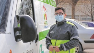 Elías, el chofer de ambulancia de Roca que ayudó a salvar vidas en pandemia