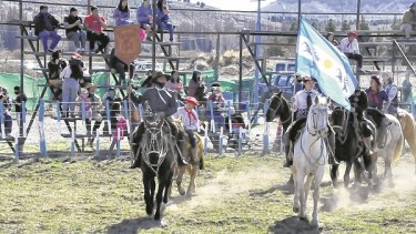 Hubo una experiencia para convocar jinetes y probar el cumplimiento de protocolos en el centro Huiliches. (Centro Tradicionalista Huiliches)