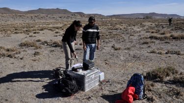 Un equipo técnico realiza sondeos eléctricos en una superficie de 2055 km2. Foto: José Mellado.