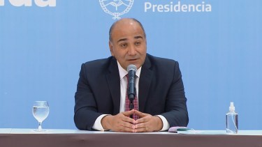 Juan Manzur, jefe de Gabinete: “Ojalá que Dios nos ayude, nos dé una manito porque esta vuelta hace falta”. 